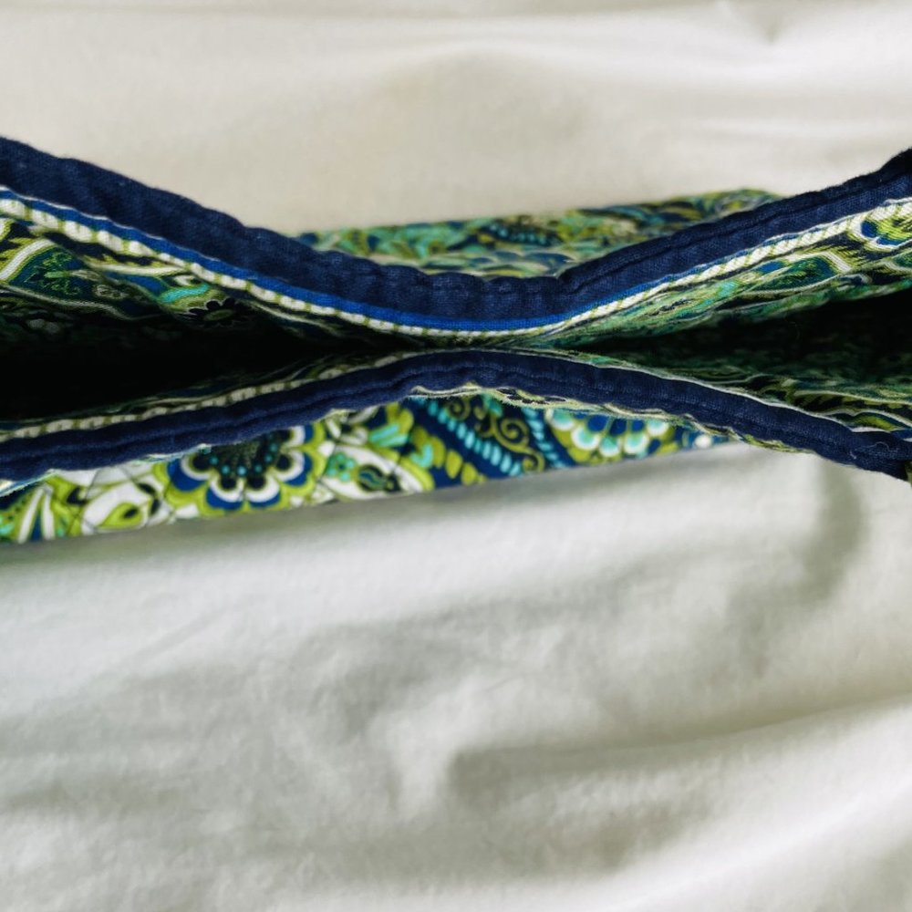 VERA BRADLEY Tote Bag Rhythm & Blues Pattern (retired) - Picture 7 of 7